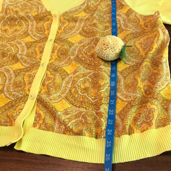 Isaac Mizrahi Live Yellow Paisley Button Up Top Size 2X - Picture 6 of 8